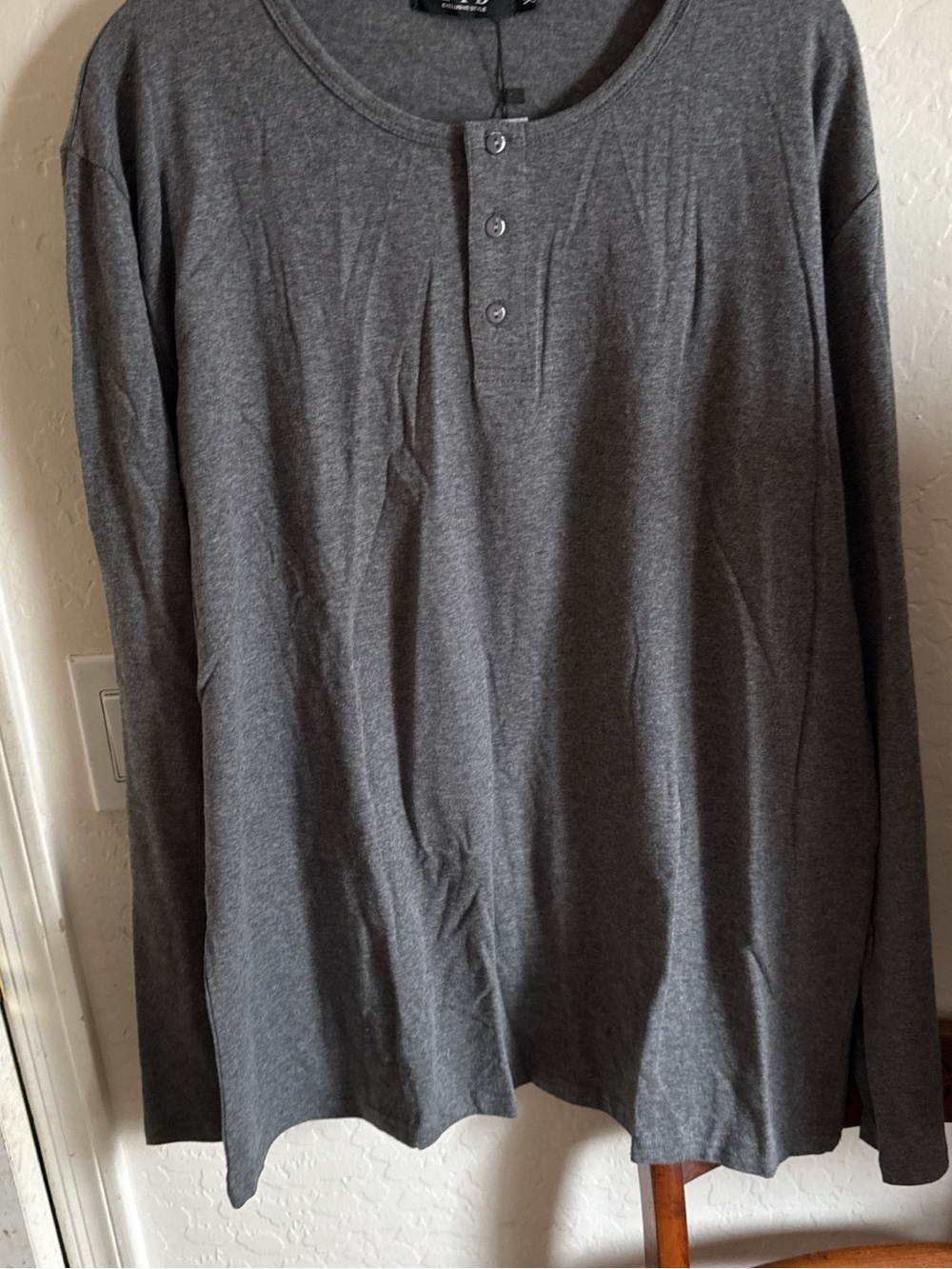 Men's Long-Sleeve Henley Shirt - Gray